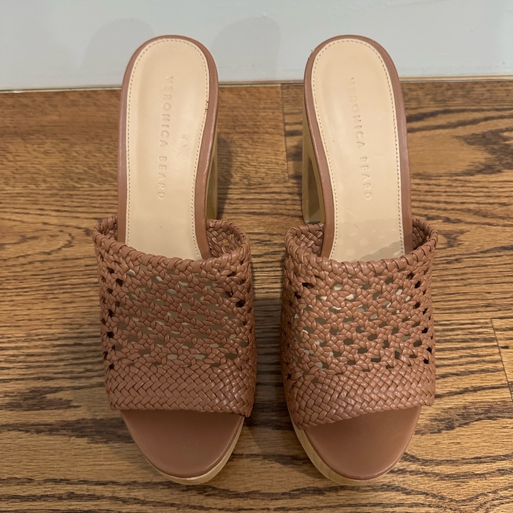 NEW! Veronica Beard Guadalupe Clog Sandal in Hazelwood Size 9.5